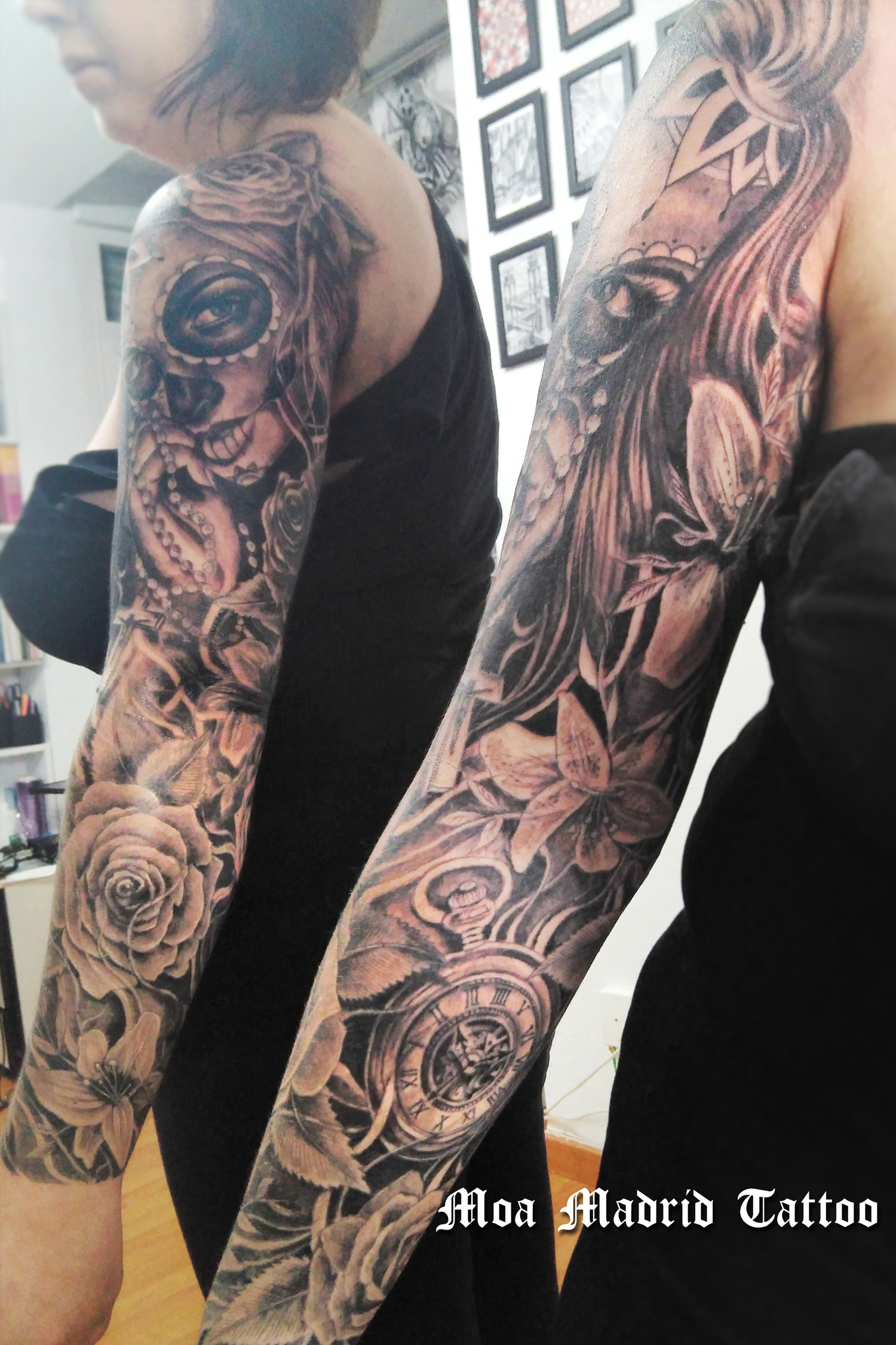 Tatuajes realistas por delante y por detrás del brazo