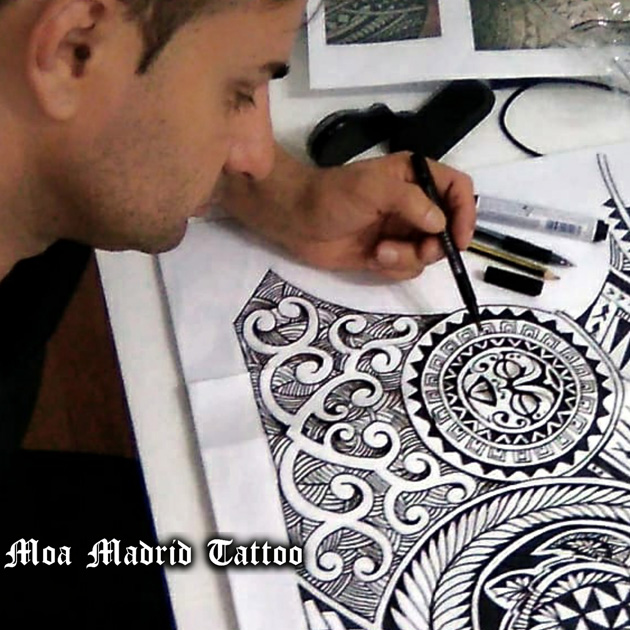 Diseñador de tatuajes estilo maorí en Madrid