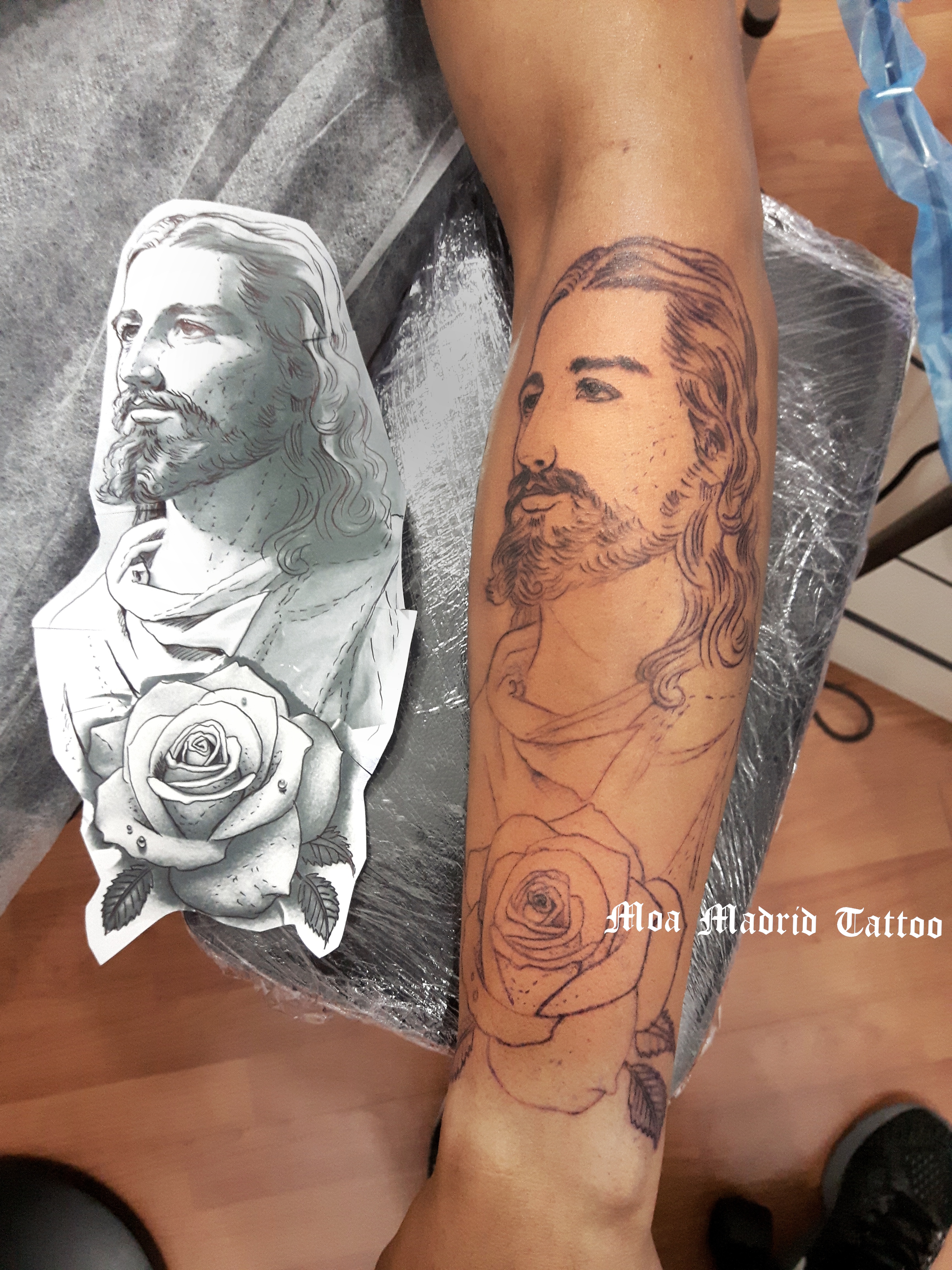 Tatuaje retrato de Jesús: líneas