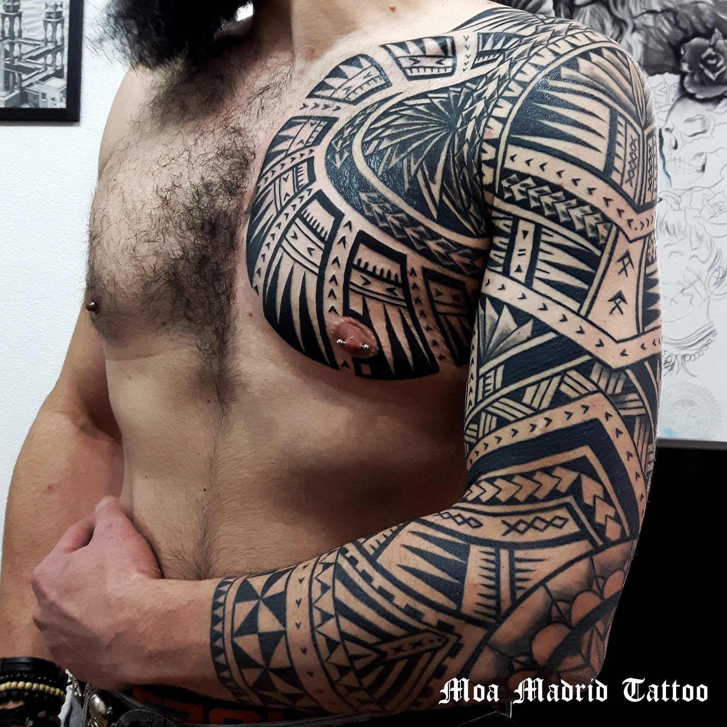 Brazo entero tatuado en mi estudio de Madrid