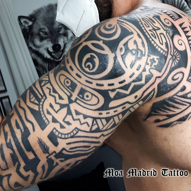 Tatuaje maorí inspirado en el de Dwayne Johnson 'La Roca'