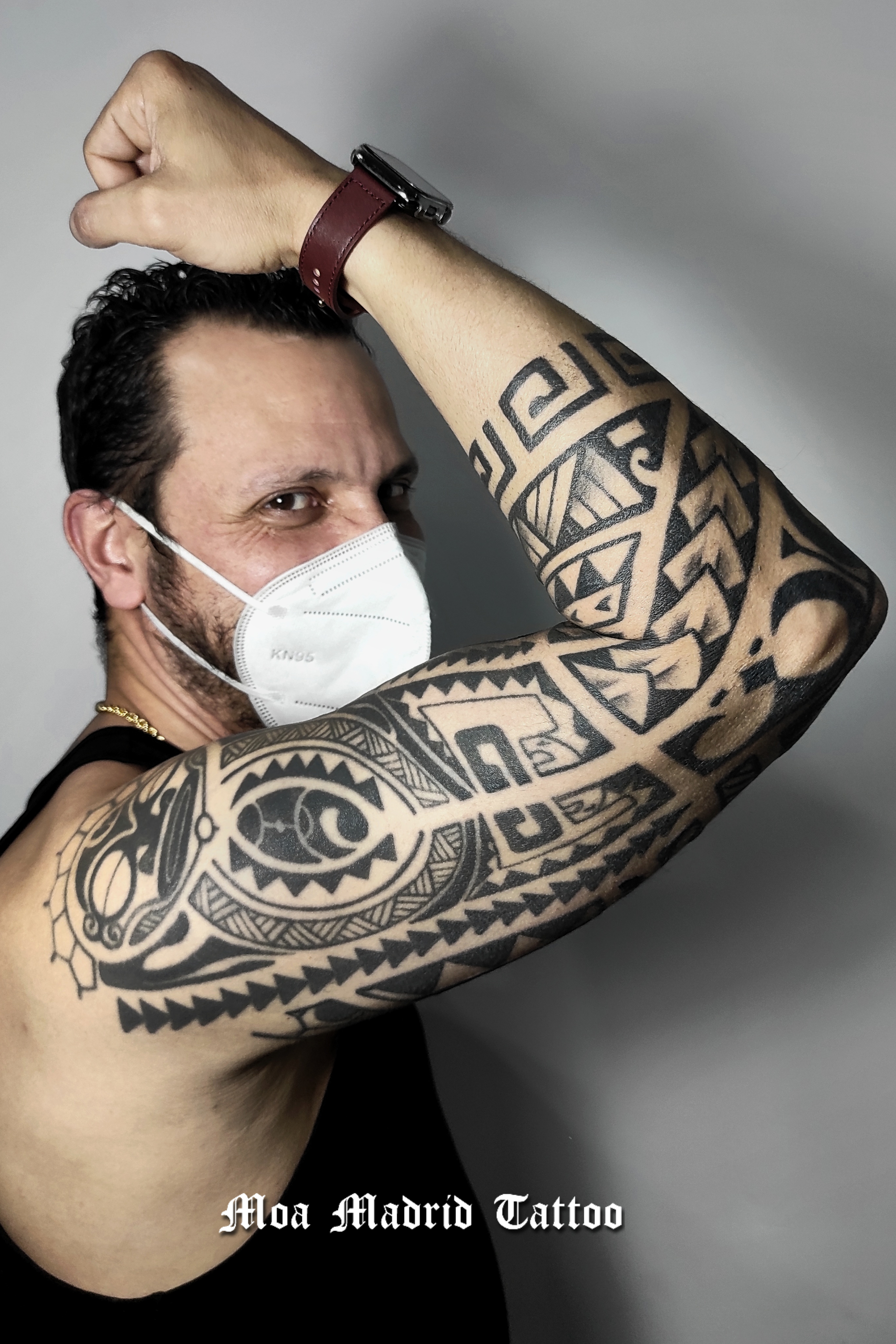Tatuaje maorí con diseño excusivo hecho en Madrid