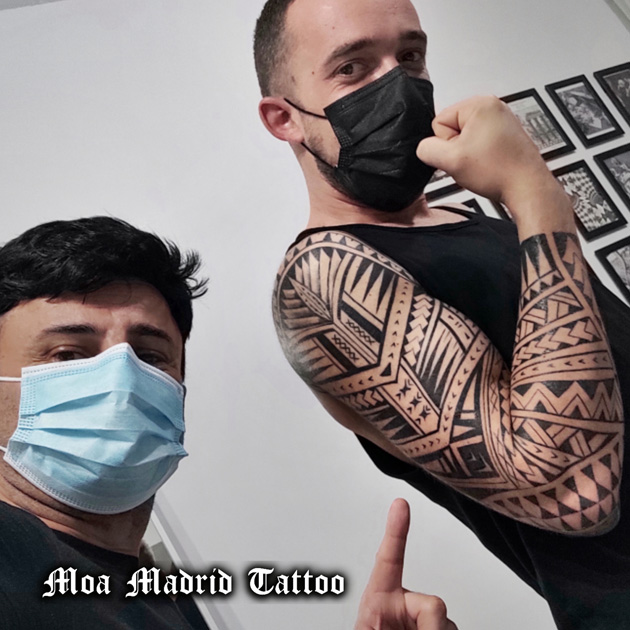 Tatuaje samoano de manga entera