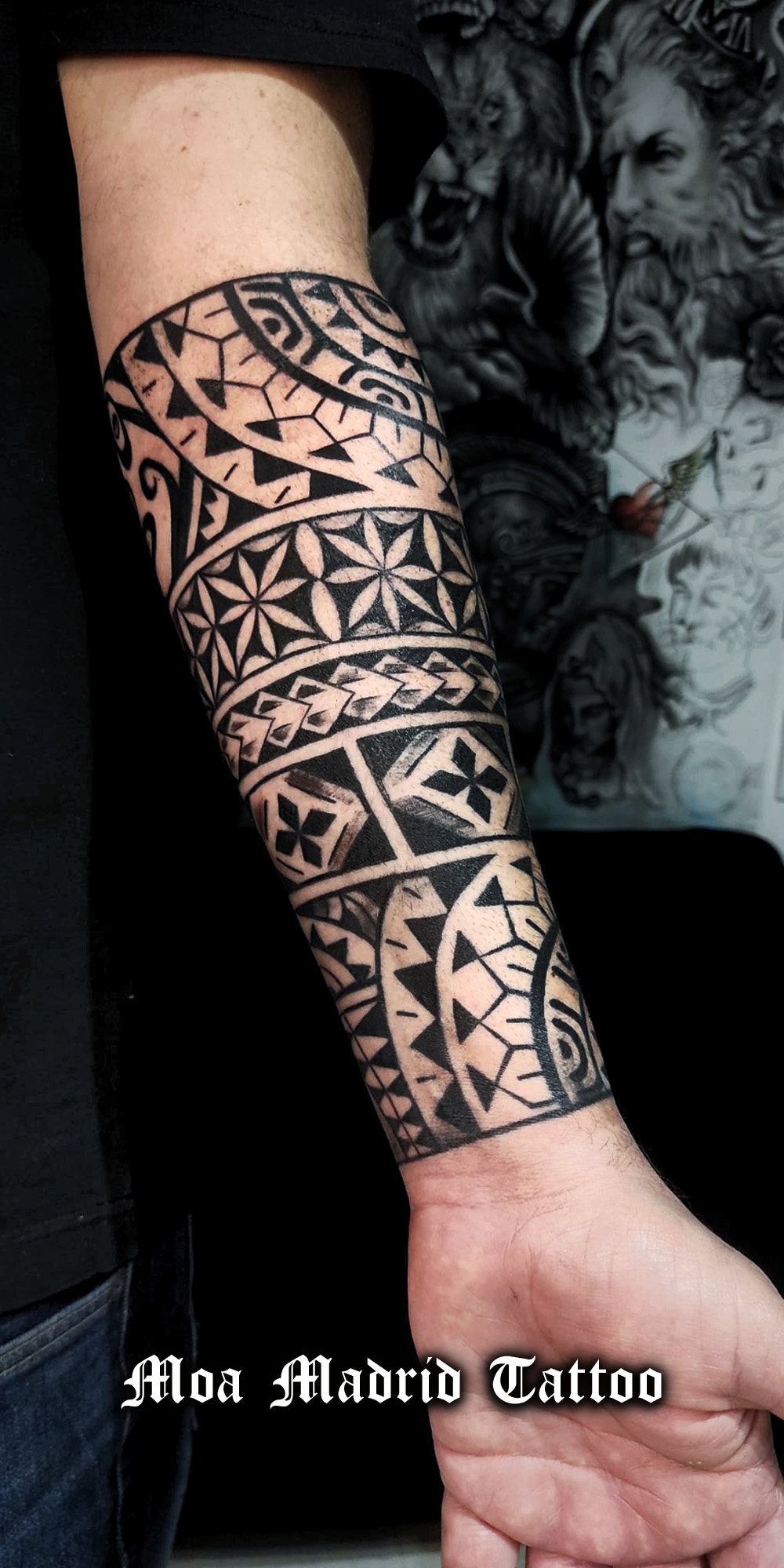 Tatuaje con moderno diseño exclusivo fusión de estilos