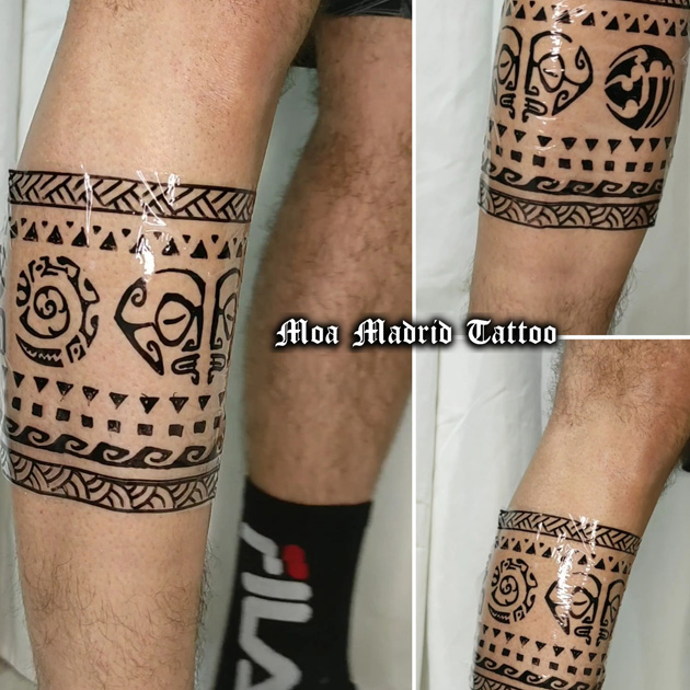 Tatuaje de brazalete polinesio en la pierna