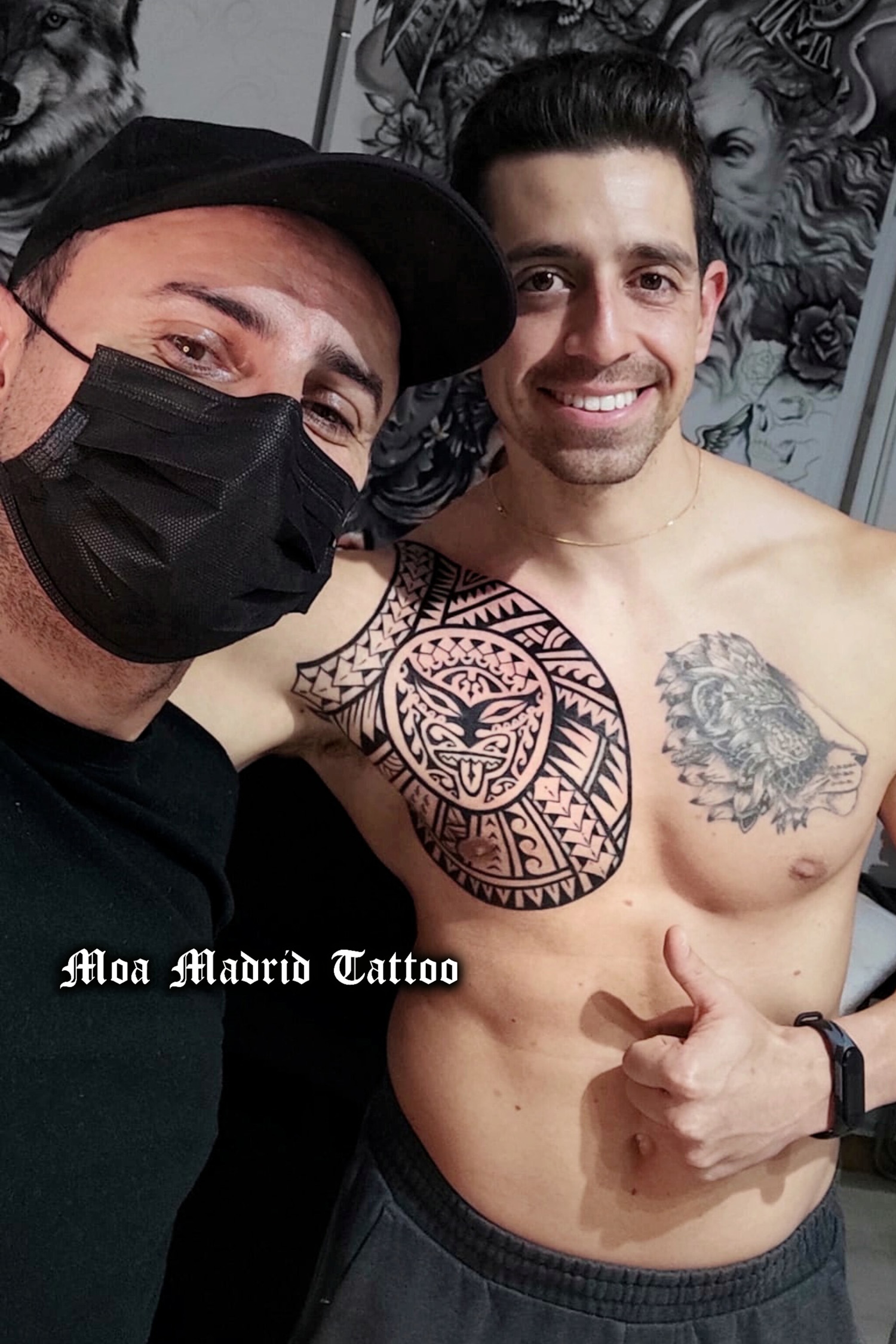 Moa, diseñador de tatuajes y tatuador maorí en Madrid