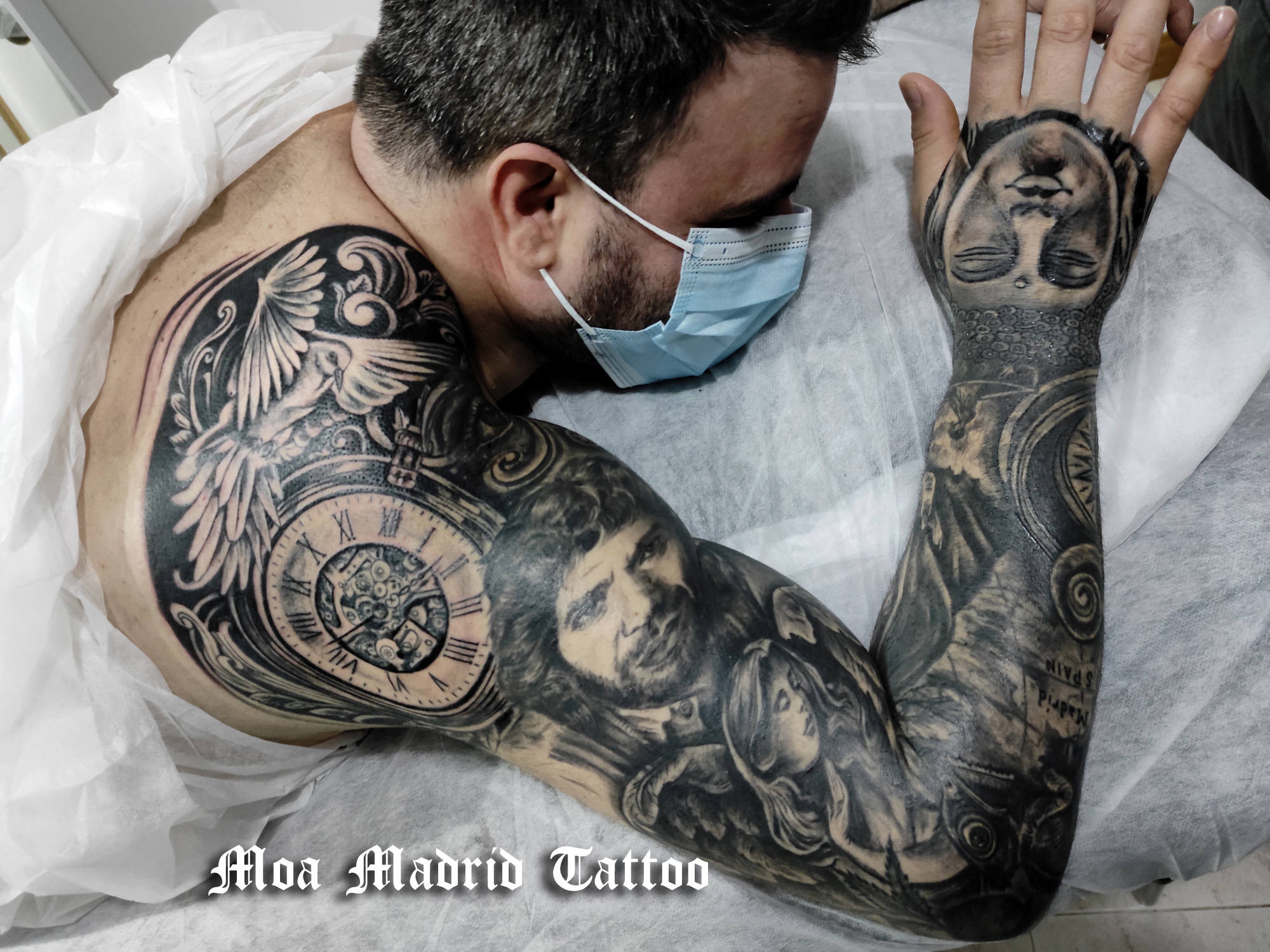 GRAN tatuaje de brazo entero, hombro y mano en realismo | Moa Madrid Tattoo