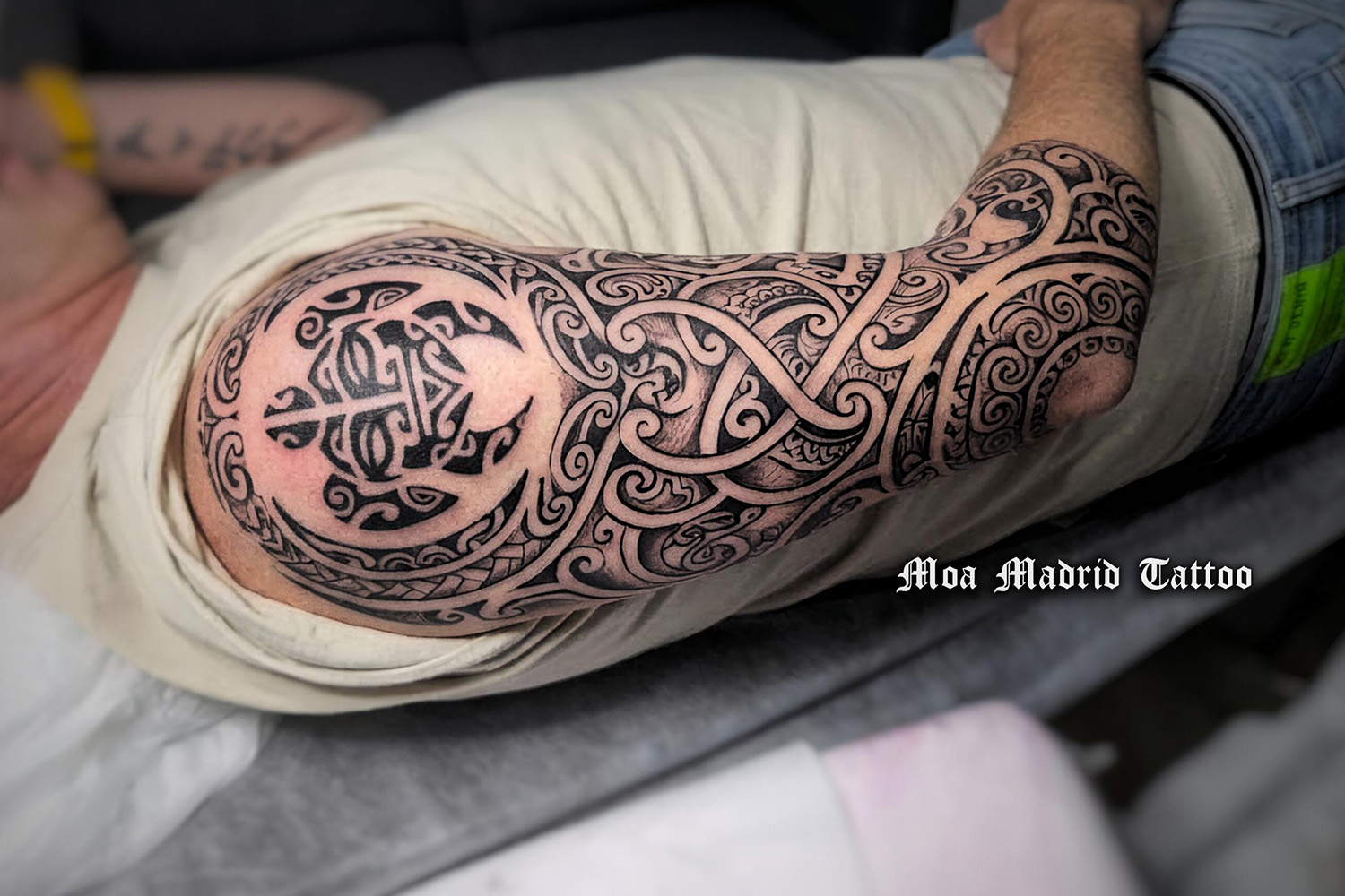 PRUEBA del diseño creado dibujándolo en la piel y TATUAJE terminado